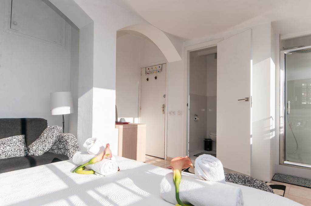 The Sky Dome Apartment Barcelona Room photo